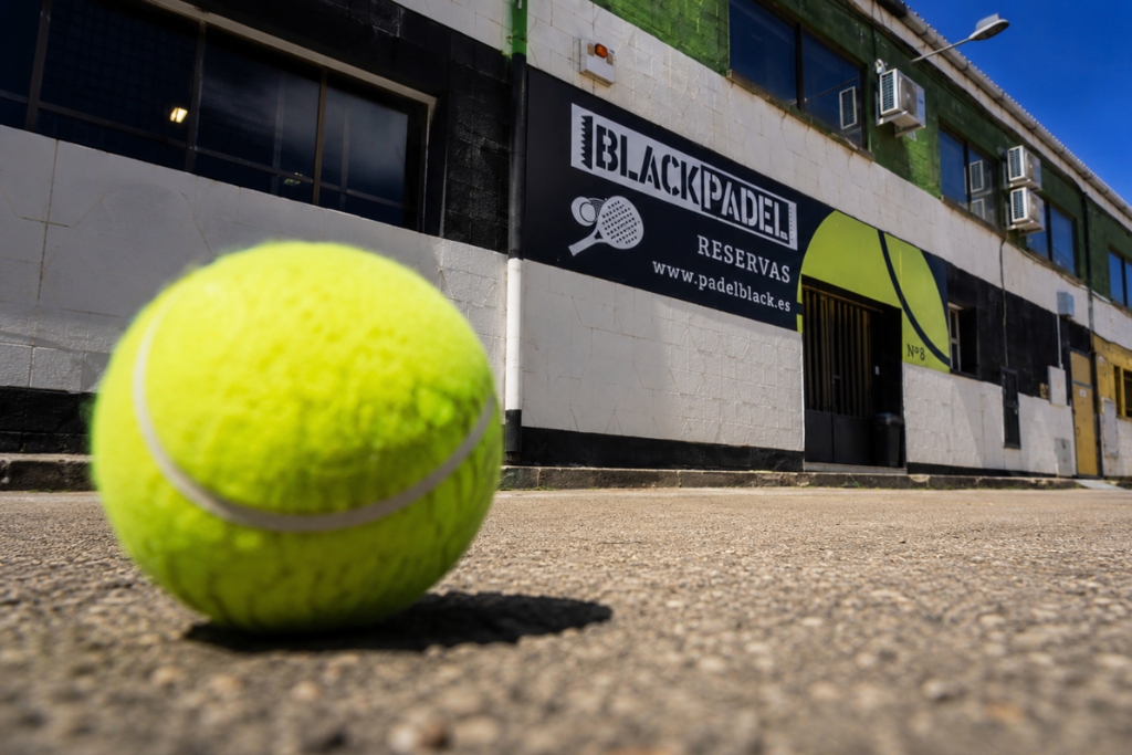 pista de padel cubierta en zaragoza